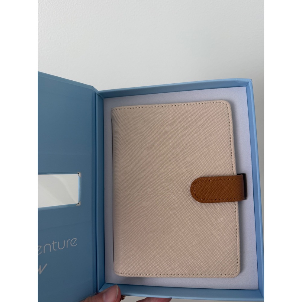 Adventure Goods The Passport Wallet – ivory – New - Picture 4 of 7